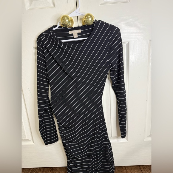 Banana Republic Dresses & Skirts - Banana Republic Asymmetrical Striped Midi Dress‎ Long Sleeve Black White M